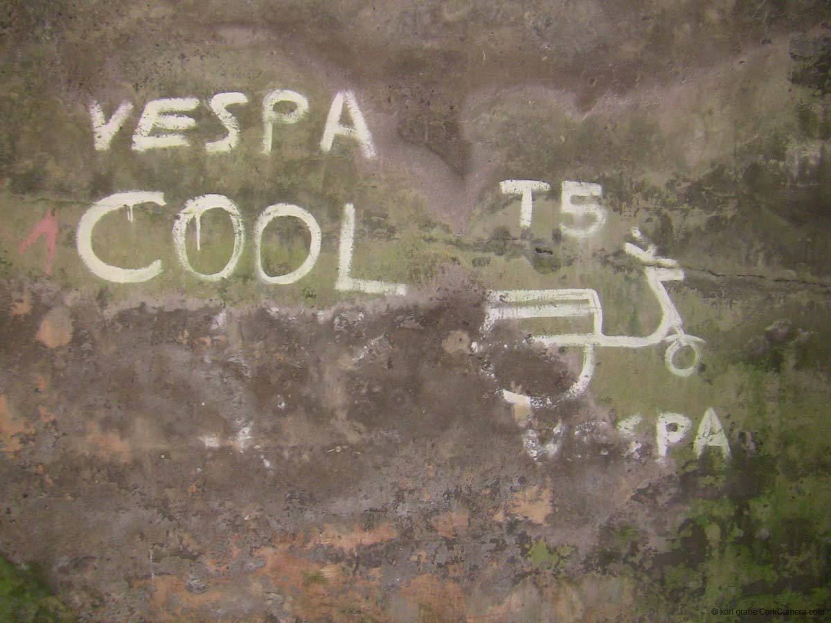 IMG_4166 vespa cool graffiti
